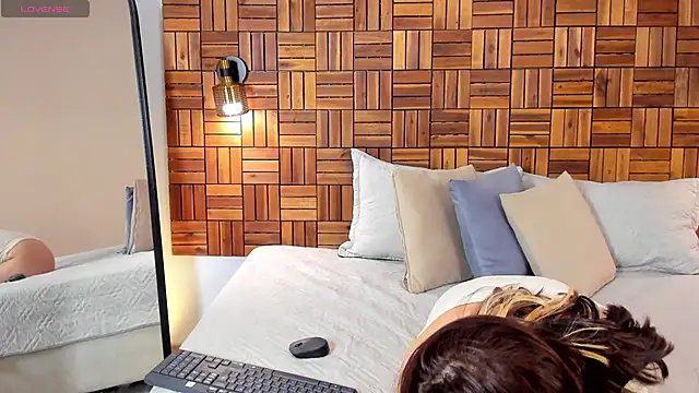 aleessiia online show from March 26, 2026, 2:26 pm