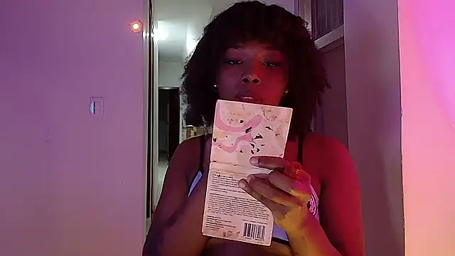 Snapshot of Lunaruiz chatting on March 17, 2026, 11:52 pm Lunaruiz online show from March 17, 2026, 11:52 pm