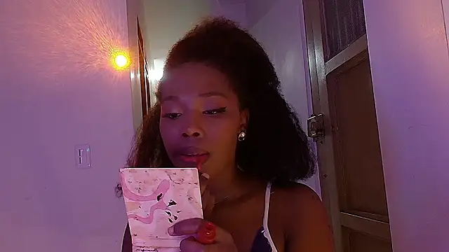 Snapshot of Lunaruiz chatting on March 12, 2026, 6:17 am Lunaruiz online show from March 12, 2026, 6:17 am