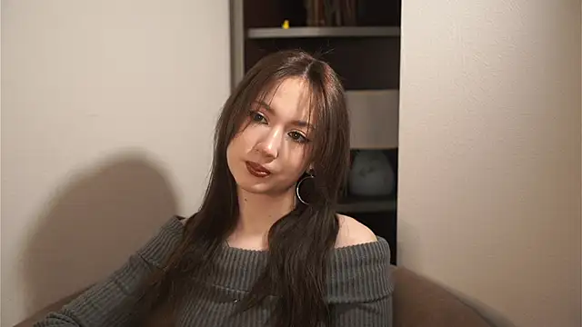 ValorieGrandos online show from February 18, 2026, 3:26 am