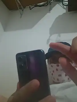 dominicpink online show from February 17, 2026, 6:05 pm