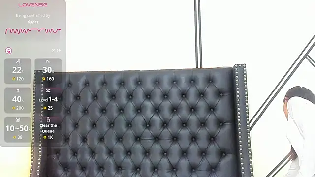 evangeline valencia online show from February 23, 2026, 7:36 pm