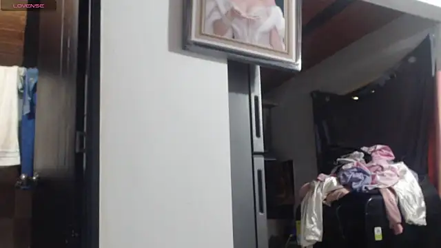 evangeline valencia online show from March 28, 2026, 3:40 am