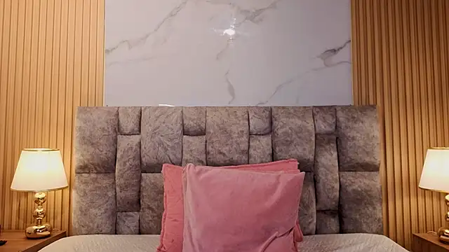 lady dark  online show from March 13, 2026, 8:03 pm