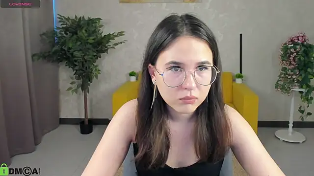 leylamirage online show from March 31, 2026, 12:18 pm