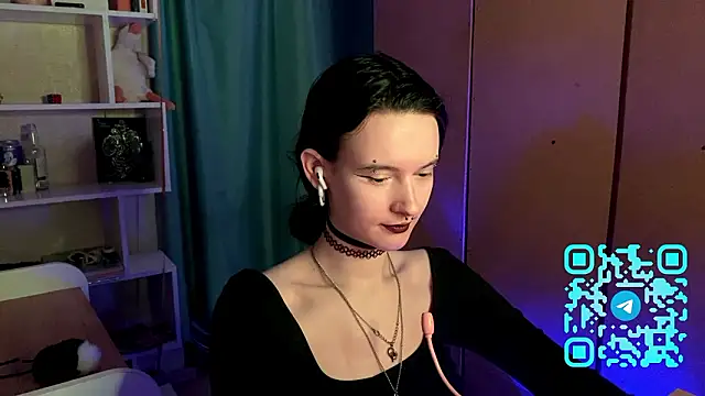 Snapshot of MabelDefina chatting on March 28, 2026, 1:01 pm MabelDefina online show from March 28, 2026, 1:01 pm