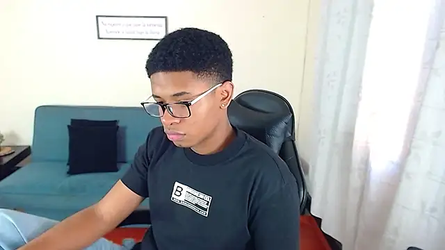 Snapshot of liiam3 chatting on March 19, 2026, 9:37 pm liiam3 online show from March 19, 2026, 9:37 pm