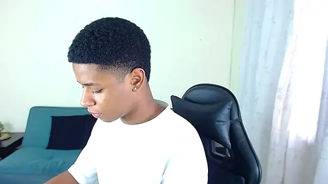 Snapshot of liiam3 chatting on March 3, 2026, 9:00 pm liiam3 online show from March 3, 2026, 9:00 pm