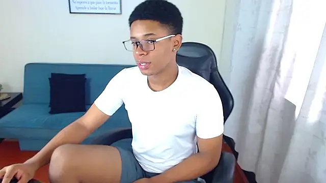 Snapshot of liiam3 chatting on March 24, 2026, 8:53 pm liiam3 online show from March 24, 2026, 8:53 pm