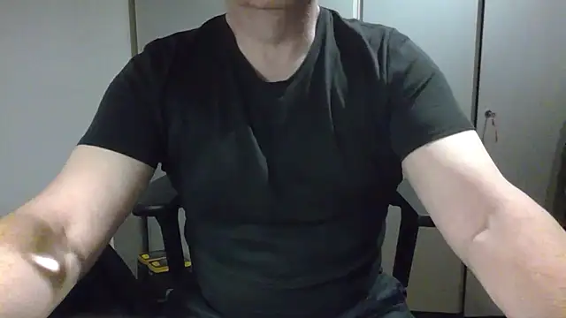 Snapshot of ViveLaFrance2026 chatting on March 2, 2026, 7:43 pm ViveLaFrance2026 online show from March 2, 2026, 7:43 pm