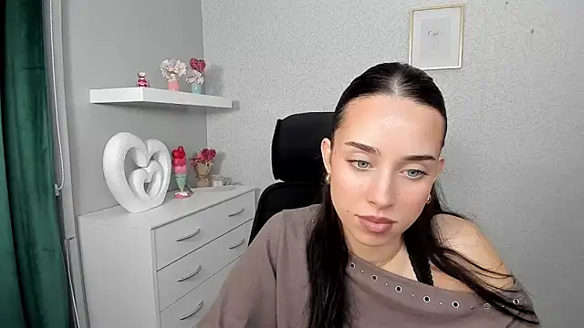 AdeleSolo online show from March 25, 2026, 6:24 am