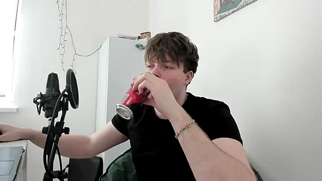  hetero online show from February 23, 2026, 11:33 am