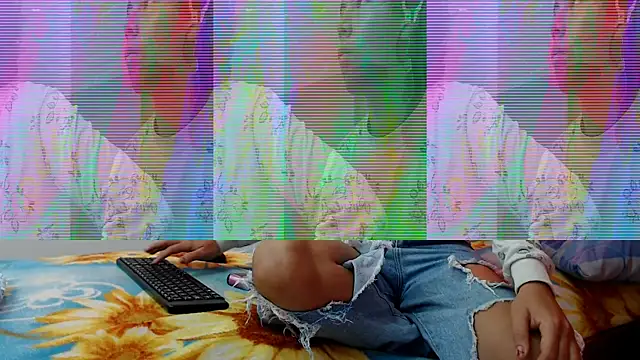 skinnysexy18 online show from February 25, 2026, 1:11 pm