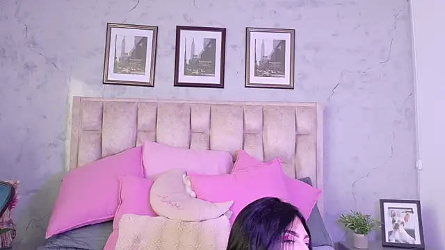 IsabellaRossi online show from May 4, 2026, 7:17 pm