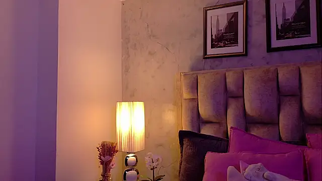 IsabellaRossi online show from June 26, 2026, 2:50 am