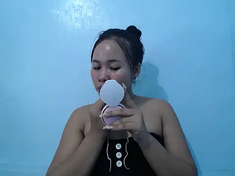 Snapshot of Creamy_Pussy21xx chatting on April 5, 2026, 4:30 am Creamy Pussy21xx online show from April 5, 2026, 4:30 am