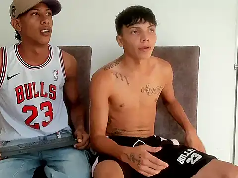 Snapshot of TheNewRedGroup chatting on February 18, 2026, 9:00 pm TheNewRedGroup online show from February 18, 2026, 9:00 pm