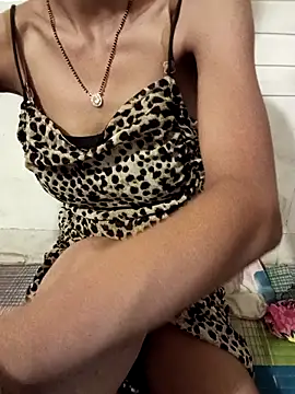 slim figure08 online show from April 27, 2026, 10:08 pm