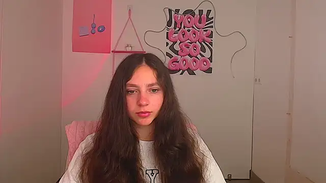 KissMeJulia online show from May 9, 2026, 5:11 am