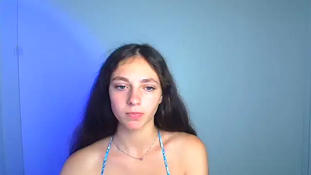 KissMeJulia online show from August 3, 2026, 5:59 am
