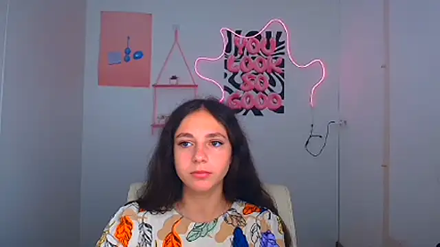KissMeJulia online show from July 31, 2026, 5:40 am