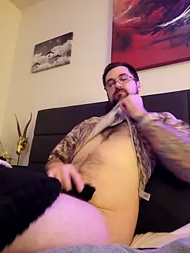 LargeLith online show from March 31, 2026, 9:06 pm