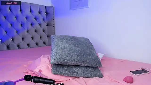 Snapshot of eva_cutee_ chatting on April 2, 2026, 8:48 pm eva cutee online show from April 2, 2026, 8:48 pm