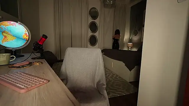 supreme dominatrix online show from March 20, 2025, 9:02 pm