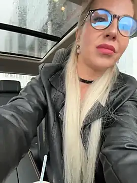 LisaMurr online show from April 3, 2026, 1:28 pm