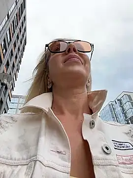 LisaMurr online show from June 16, 2026, 12:38 pm