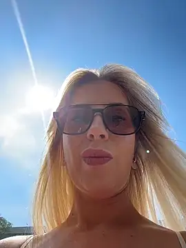 LisaMurr online show from June 30, 2026, 10:59 am