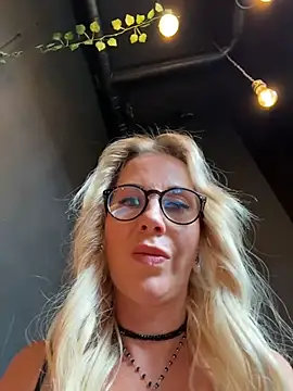LisaMurr online show from July 6, 2026, 2:24 pm