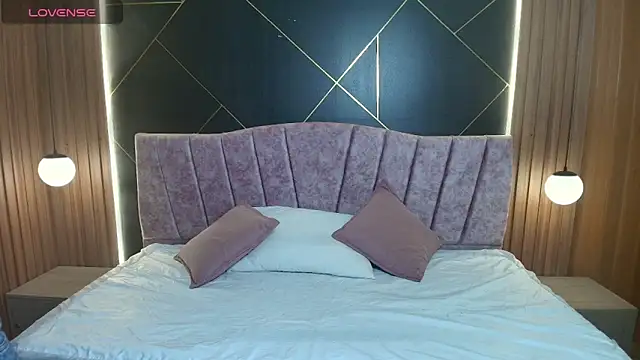 MoriahStorm online show from March 27, 2026, 12:06 pm