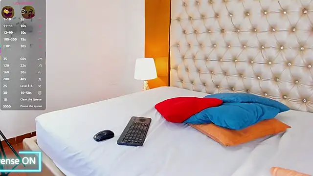 Snapshot of IsabellaaLux_ chatting on March 31, 2026, 8:22 pm IsabellaaLux online show from March 31, 2026, 8:22 pm