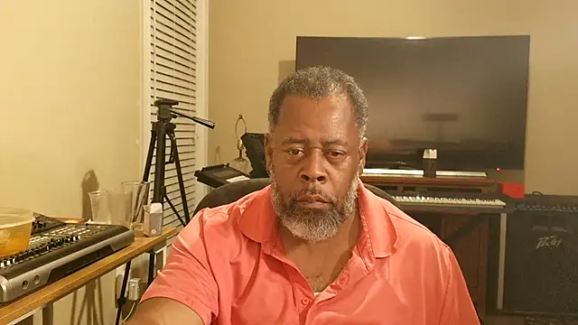 Snapshot of Cleozevo1961 chatting on July 15, 2026, 4:08 am Cleozevo1961 online show from July 15, 2026, 4:08 am