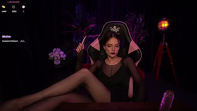 Snapshot of Wild_Alice_me chatting on June 20, 2026, 3:39 pm Wild Alice me online show from June 20, 2026, 3:39 pm