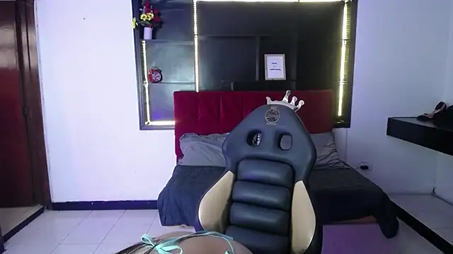 Snapshot of Sweett_liia_ chatting on April 7, 2026, 7:48 pm Sweett liia online show from April 7, 2026, 7:48 pm