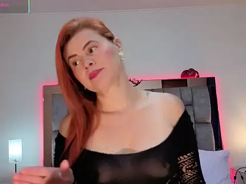 Snapshot of Xiomara-Suarez01 chatting on April 7, 2026, 2:13 am Xiomara-Suarez01 online show from April 7, 2026, 2:13 am