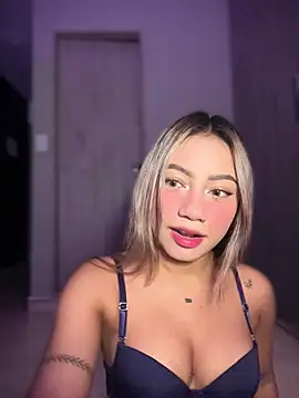 Dulce Sofi  online show from March 21, 2026, 8:02 pm