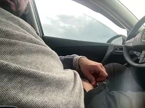 Snapshot of ozzyylove chatting on April 1, 2026, 12:17 pm ozzyylove online show from April 1, 2026, 12:17 pm