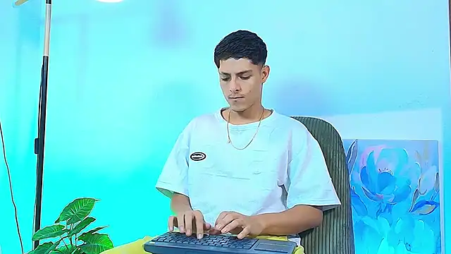 Eliassalvatore  online show from August 8, 2026, 6:04 pm