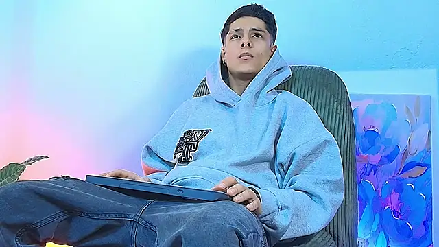 Eliassalvatore  online show from August 5, 2026, 3:06 pm