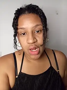 gigiblue89 online show from May 13, 2026, 6:53 am