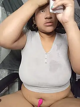 gigiblue89 online show from June 24, 2026, 8:02 am