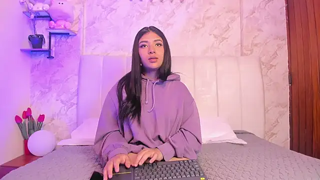 KaileeRoss online show from February 22, 2026, 7:37 pm