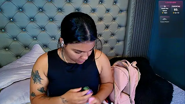 Snapshot of NAOMI_cute_ chatting on April 9, 2026, 5:52 pm NAOMI cute online show from April 9, 2026, 5:52 pm