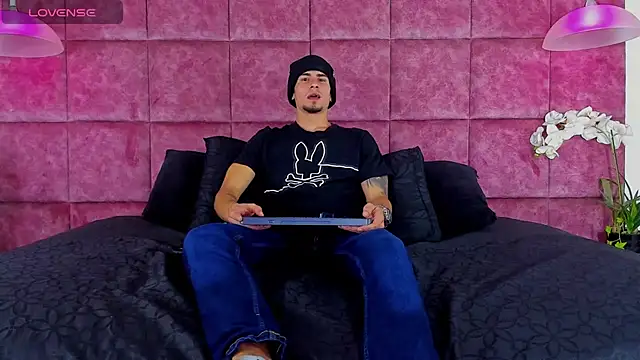 SharonTygaX online show from February 19, 2026, 4:20 am