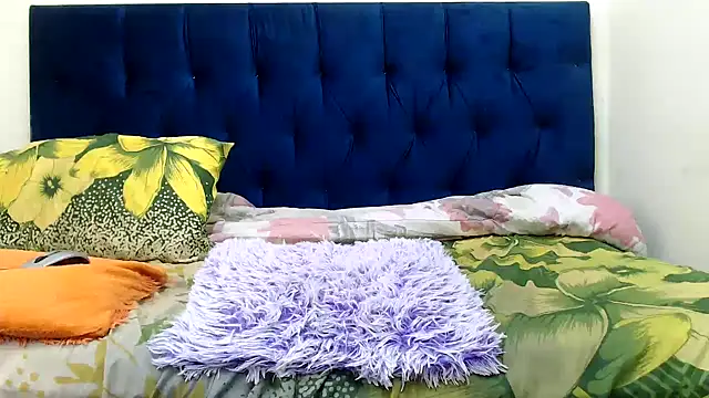 Snapshot of CurvyAssXX21 chatting on March 28, 2026, 6:42 pm CurvyAssXX21 online show from March 28, 2026, 6:42 pm