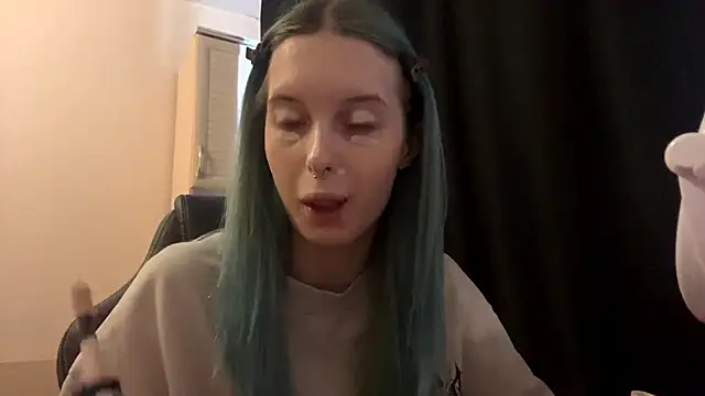 HatedClose online show from February 19, 2026, 12:13 pm