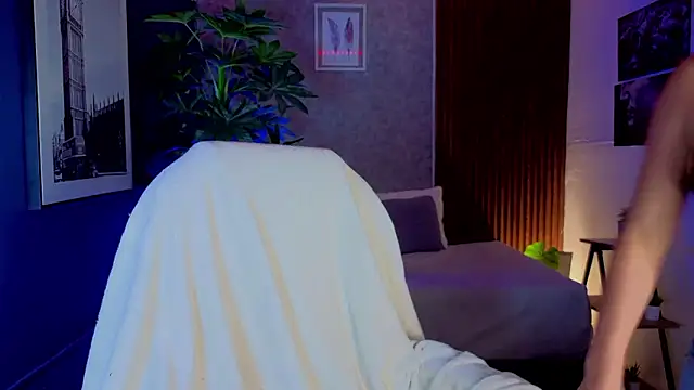 Snapshot of SophyAdams chatting on March 8, 2026, 12:27 am SophyAdams online show from March 8, 2026, 12:27 am